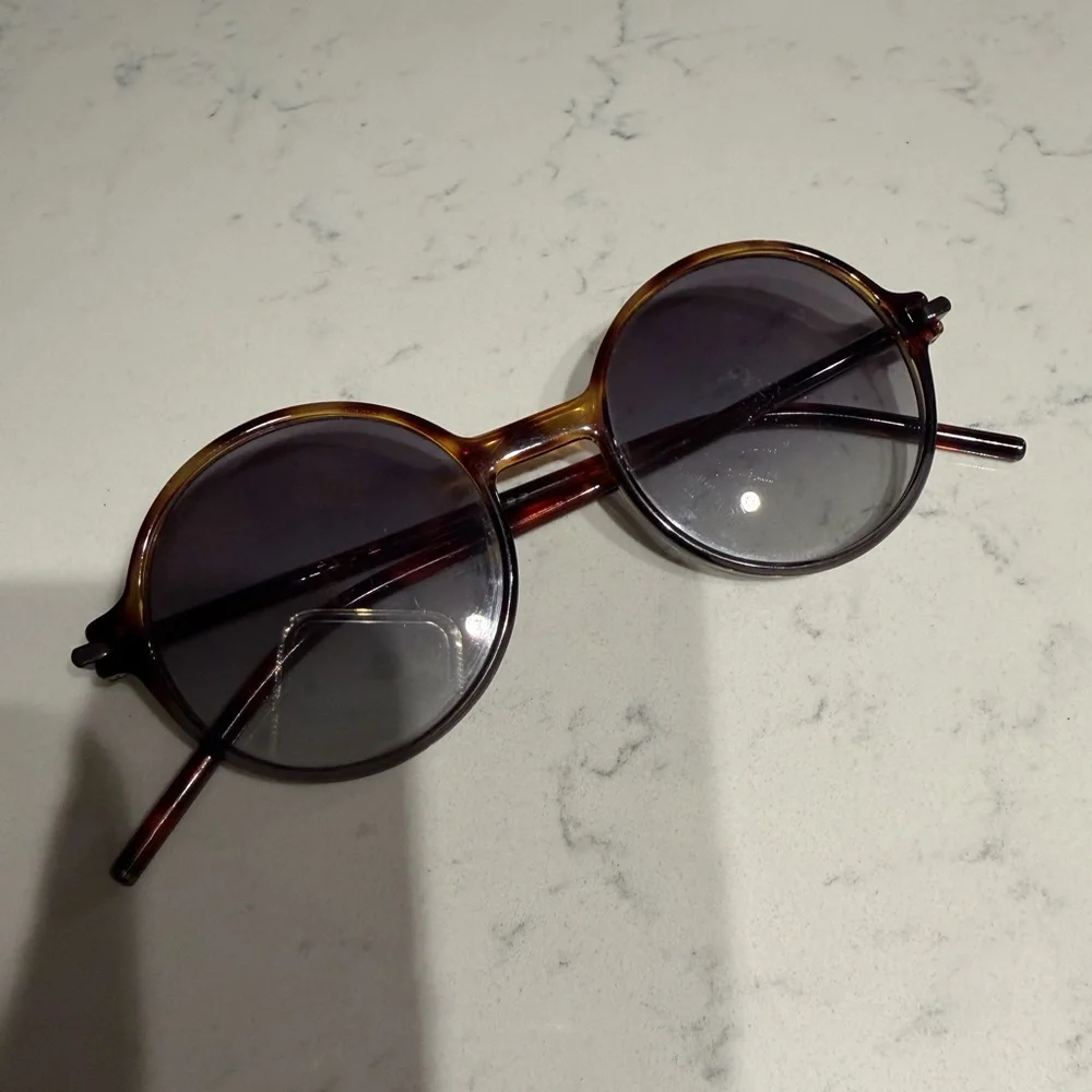 Marc Jacobs Round Sunglasses — Stylish Classic Shape - Picture 4 of 5